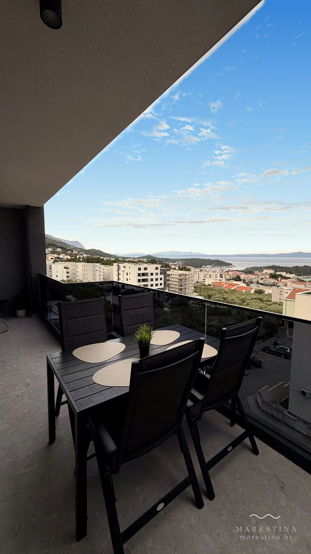 The extra-large balcony with full sea view