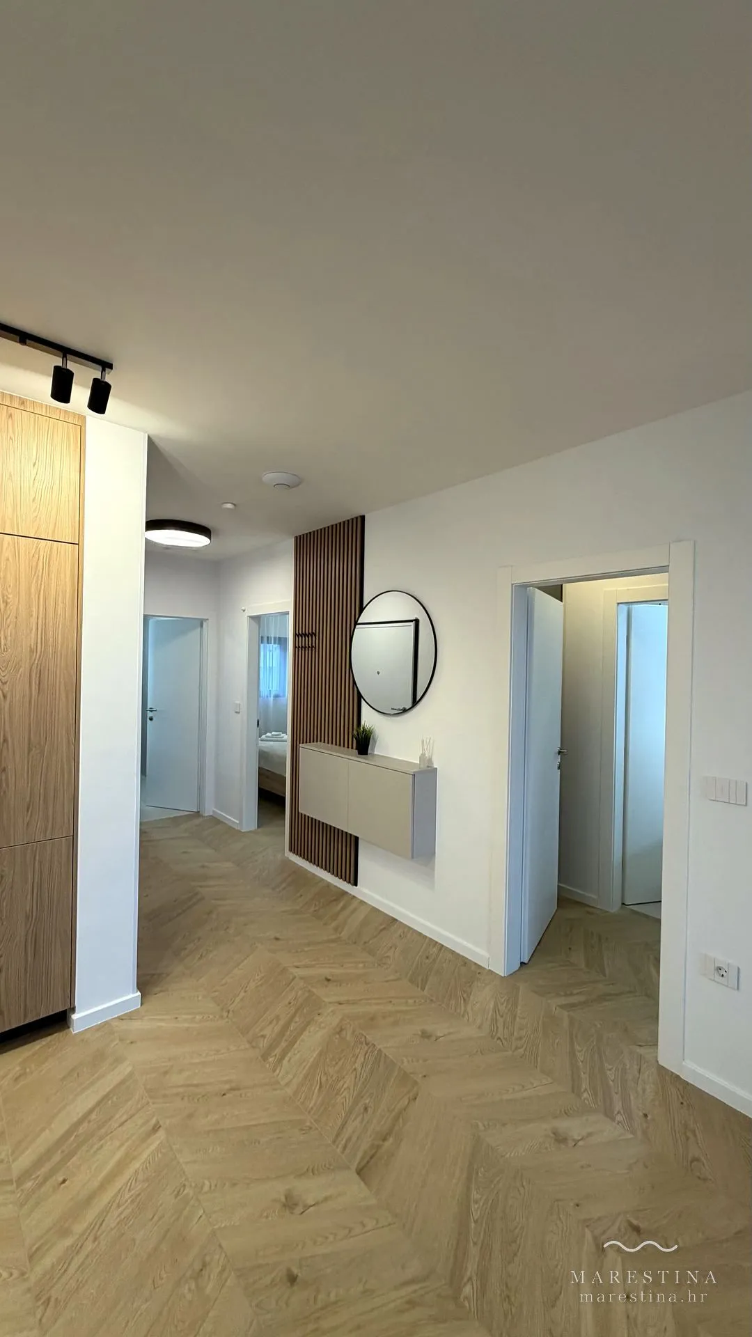 Hallway connecting the rooms at Marestina